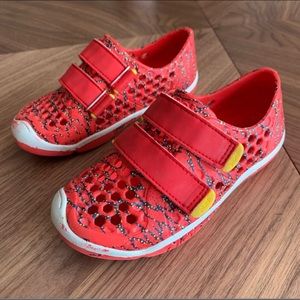 Plae Mimo 2 Velcro straps voltage red water shoes